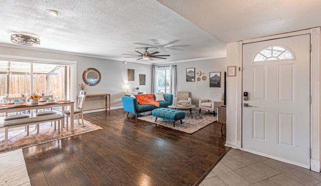 Wonderful 3-bedroom retreat with Foosball, BBQ Grill, Pool, and Covered Patio