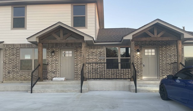 Working man’s haven, right off golf course.