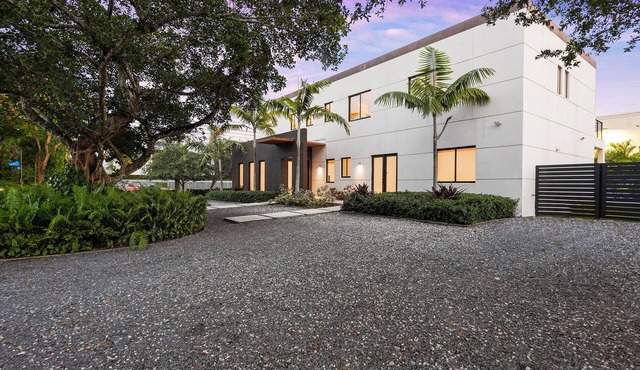 World Cup is here Bring your entire family 10-bedroom Home