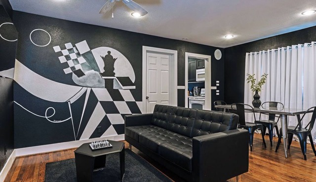 Your Queen's Gambit! Sleeps 10/4BR/3BA/2PA