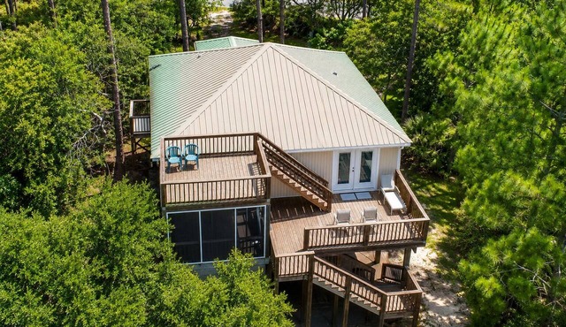 Z House | Shaded Coastal Hideaway on the dunes