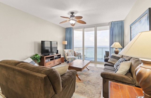 7th Floor Lovely Condo w/Outdoor Pool Heated Seasonally, On The Beach