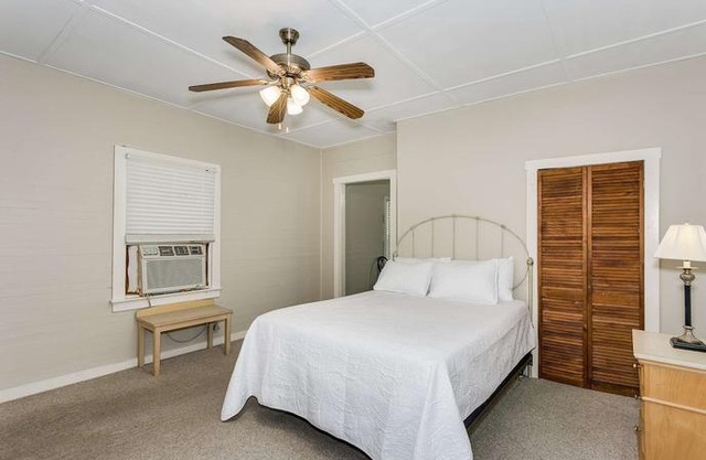 8th Ave Cottage