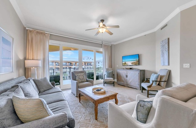 Adagio G402 - Top floor with amazing pool views and summer availability!