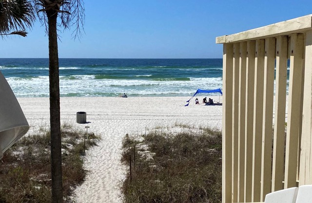 Amazing Beachfront Townhome; Directly on the Gulf on the quiet West End:3BR/3BA