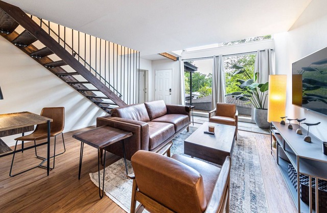 Bamboo Oasis Unit A | 15 Mins to Downtown Austin in Austin