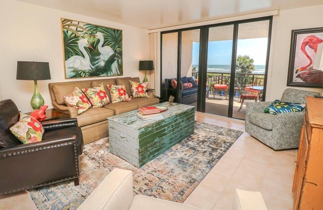 Barefoot 209 Double Balcony