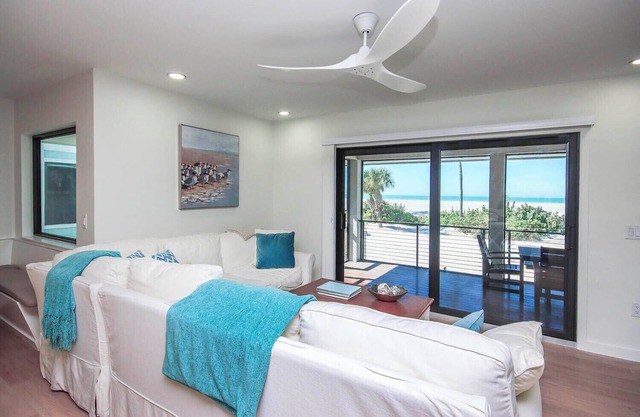 Beach House 22 - Beach front completely renovated in Captiva