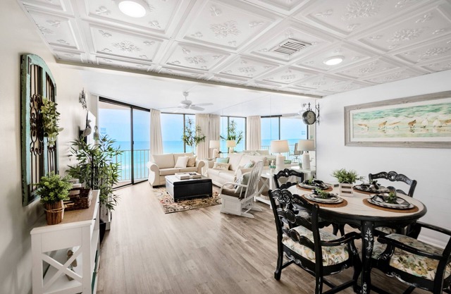 Beachfront~Updated~Resort with Pools~Salty Kisses Windward at Edgewater403