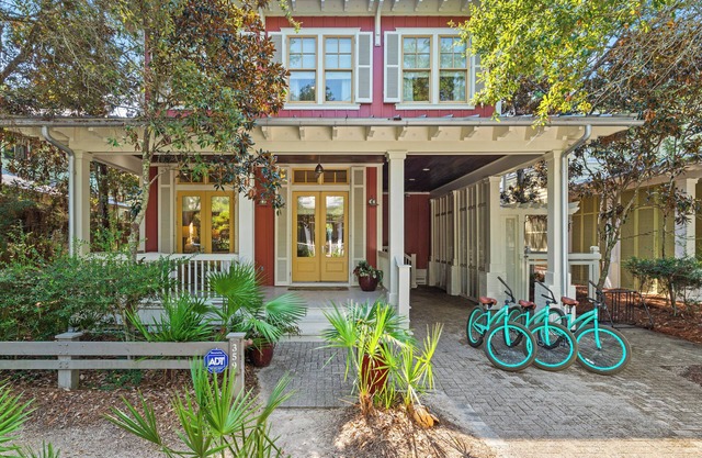Beautiful 3 Bedroom 30A Vacation Home- Steps to Watercolor Camp Pool & Green
