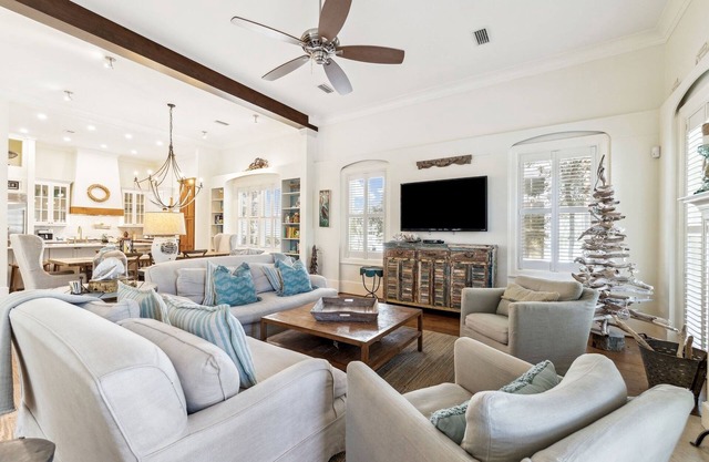 Book Now for Fall! Carriage House! Wine Cooler! Gourmet Kitchen. Screened Porch! Swing Bed!