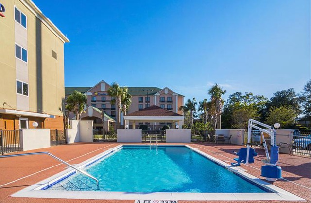 Candlewood Suites Pensacola - University Area