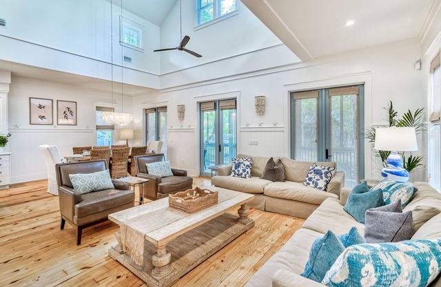 Charming 3BR, Pet-Friendly Cottage, Golf Cart, Bikes, 2 Blocks to Beach & WaterColor Amenities!