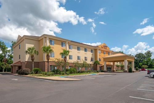 Comfort Suites Alexandria 