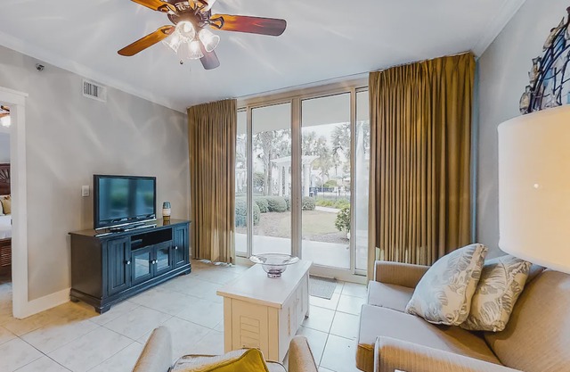 Cozy Ground-Floor Condo On Okaloosa Island! Waterfall, Lazy River