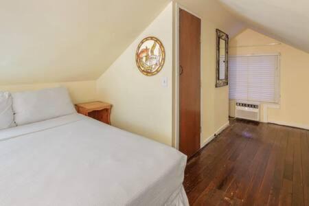 Curry House - Room 9