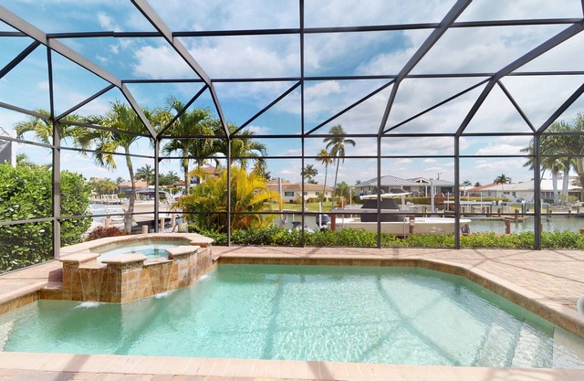 Direct Access, 4 Bedroom Waterfront House With Pool