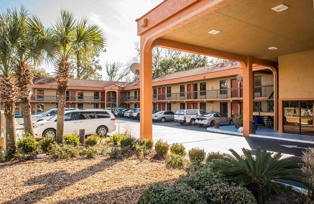 Econo Lodge Panama City