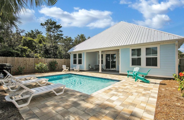 Five O'clock Somewhere... 4BR/3.5 BA with Private Pool. PCB West End. Sleeps 14