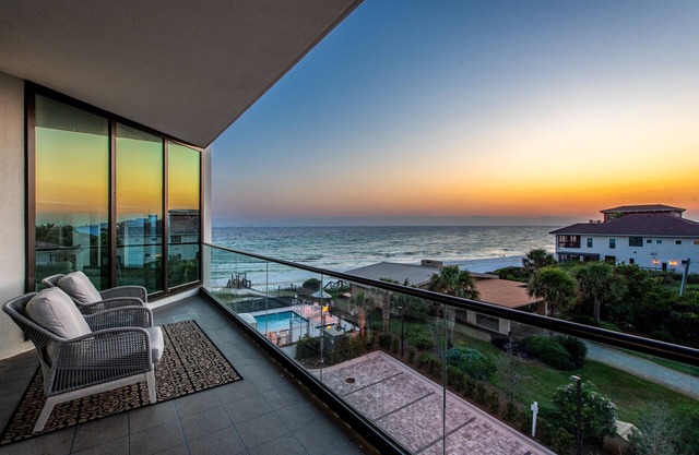 Gulf Front Condo! Shared Pool! large gulf-front balcony with stunning views!