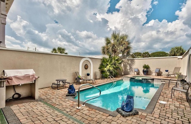 High Dune - 5 Bedroom Home - Private Pool Hot Tub! West End - Elevator!!!
