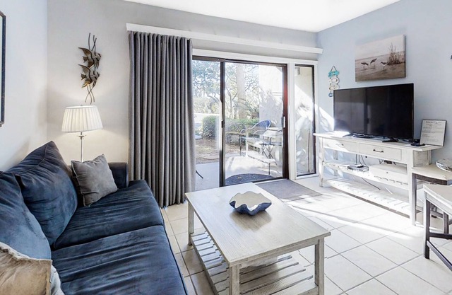 Inviting Condo w/Shared Pool, Sun Deck, and Short 2-Min Walk to the Beach
