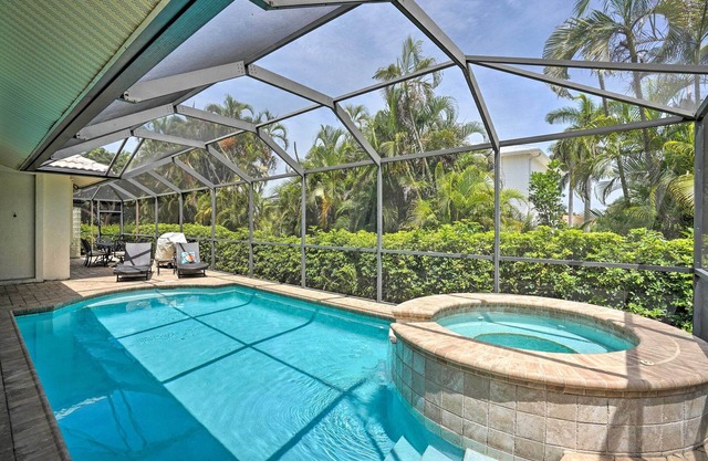 Marco Island Home w/Pool & Lanai < 1 Mi To Beach