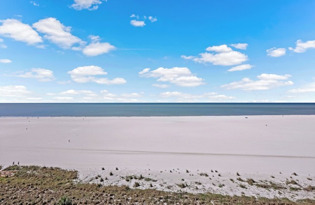 Modern 11th floor beachfront condo w/views/pool