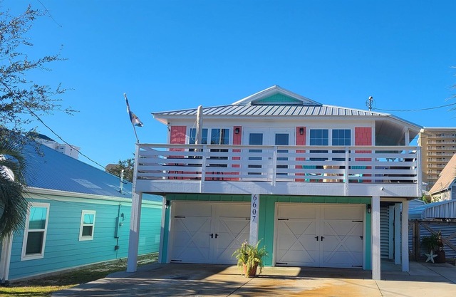 Nash-Shell Beach Cottage. Close to the beach, pets considered.