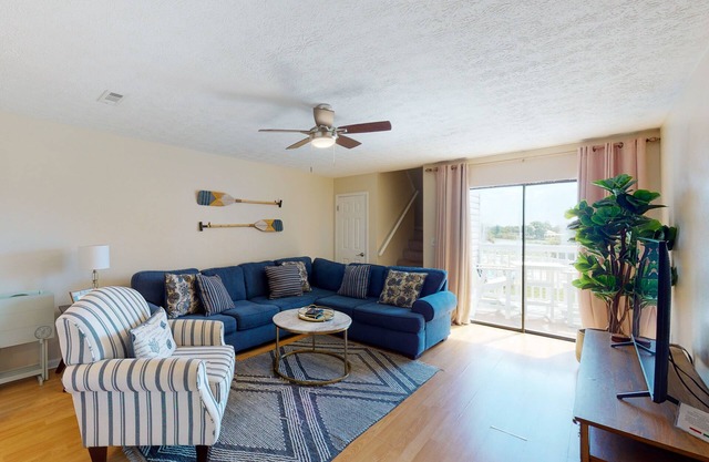 Peaceful Coastal Getaway Near the Beach W/ Full Kitchen, Private Patio & WiFi!
