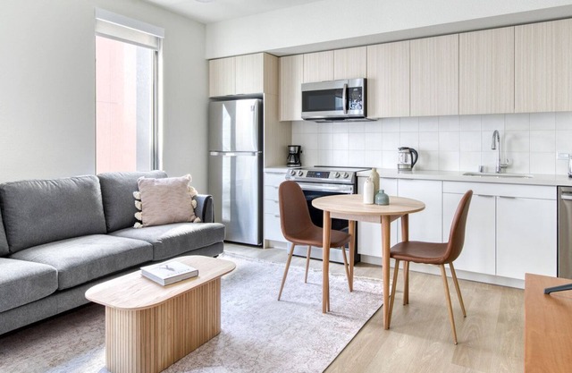 Rad Berkeley Studio w/ W/D & Coworking, walkable to BART, by Blueground in Berkeley