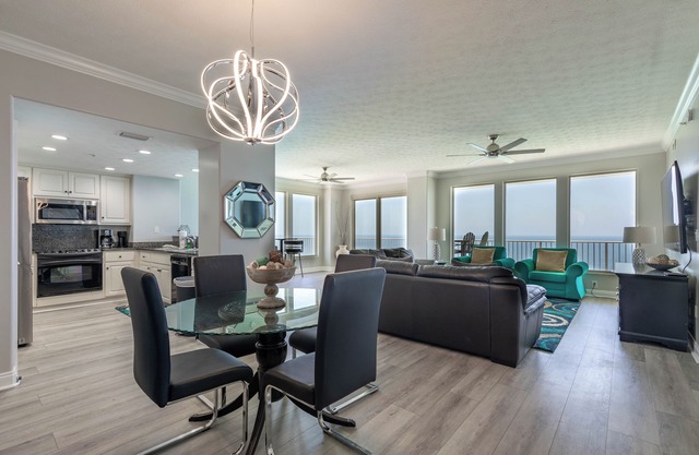 Recently updated luxury unit at Treasure Island resort 3BR * 19th floor.