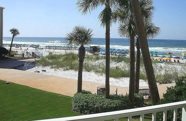 Right On The Beach.. Just Steps To Sand