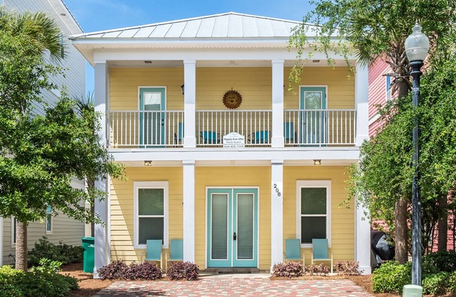 Short Walk 2 Beach! Lagoon Pool~Hot Tub~2 Living Areas~4BR Happily Ever After