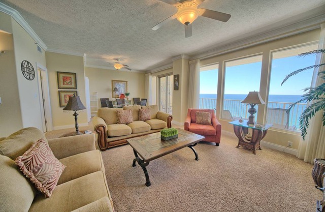 Spacious Tropical Oceanfront Condo - Unit 1806