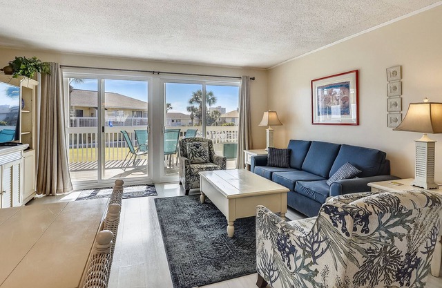 SPC 1082 - 2 BR on the golf course - close to the pool by RedAwning