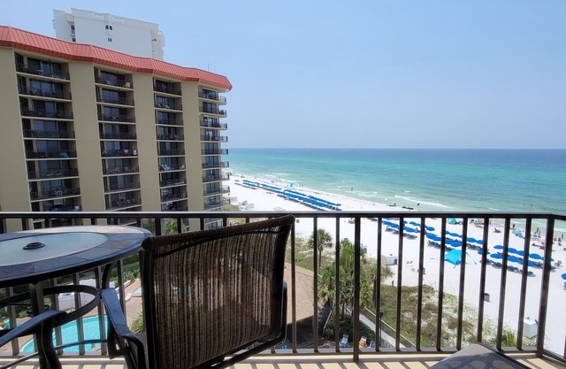Sun, Fun, White Sand Beaches and Ocean Breezes! Do it all at The Summerhouse!
