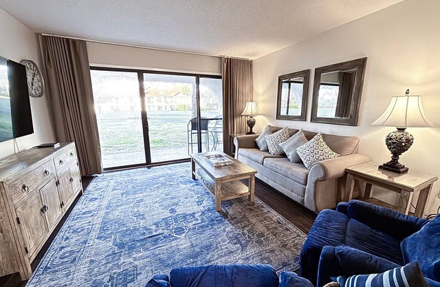 Sunny by the Sea-Edgewater Villa 608-Ground Floor-Free Beach Tram-Freshly Renovated-Fun in the sun!