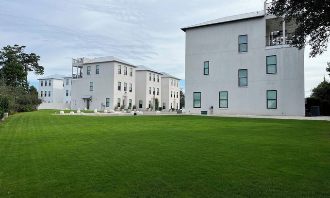 Inlet Beach House | 10 Spinnaker Lane - Grove at Inlet Beach