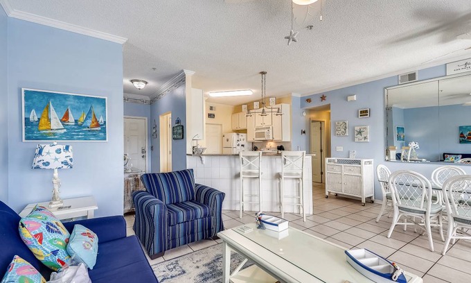 Holiday Isle Condo | 100 m² Condo ∙ 2 bedrooms ∙ 6 guests
