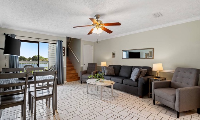 El Centro Beach Condo | 101 m² Condo ∙ 2 bedrooms ∙ 5 guests
