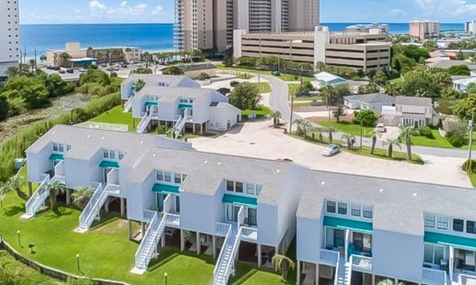 El Centro Beach House | 101 m² House ∙ 2 bedrooms ∙ 4 guests