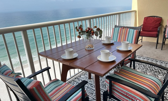 Long Beach Condo | 110+ 5Star Reviews 25% off Luxury Beach Chair included - Ocean Front Sleeps 8-10