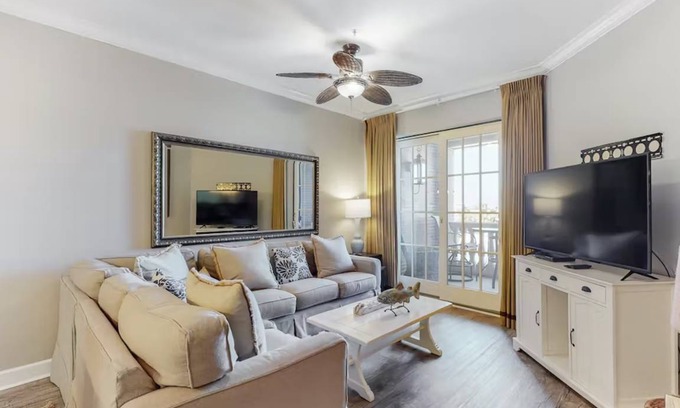 Seacrest Beach Condo | 124 m² Condo ∙ 3 bedrooms ∙ 7 guests