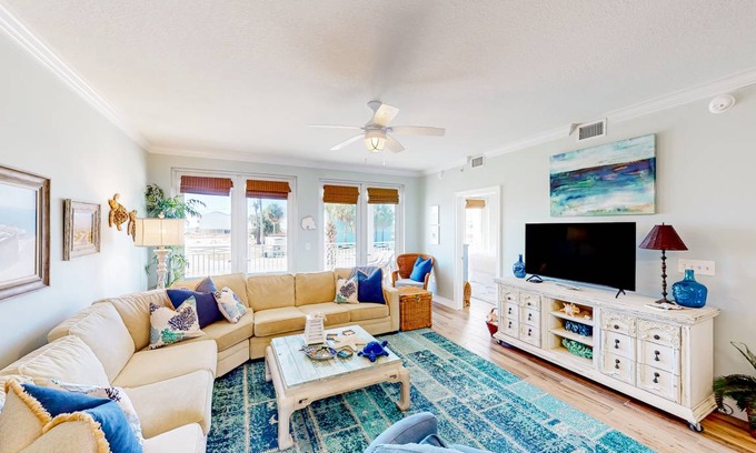 Mexico Beach Condo | 132 m² Condo ∙ 3 bedrooms ∙ 6 guests