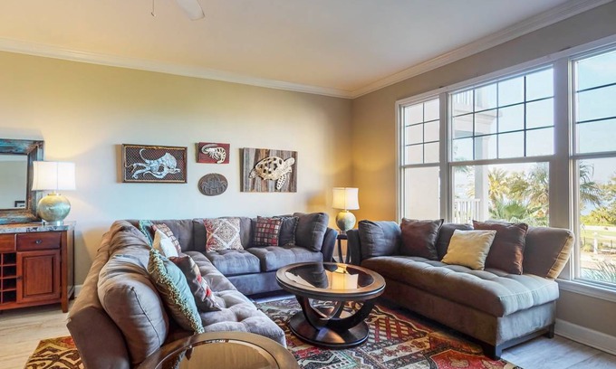 Upper Grand Lagoon Condo | 136 m² Condo ∙ 2 bedrooms ∙ 4 guests