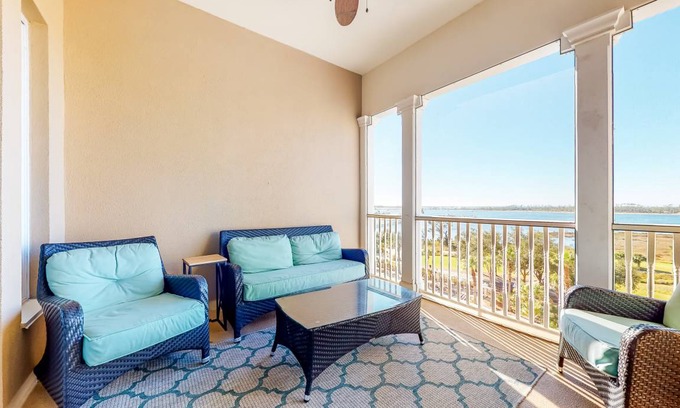 Upper Grand Lagoon Condo | 136 m² Condo ∙ 2 bedrooms ∙ 6 guests