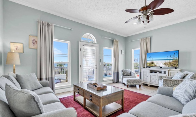 Bahama Beach Condo | 167 m² Condo ∙ 3 bedrooms ∙ 10 guests