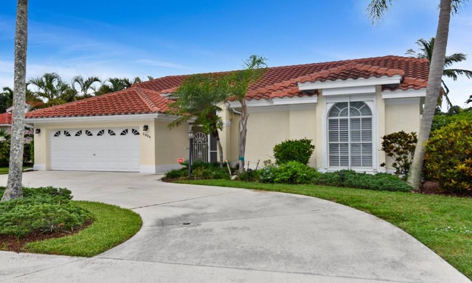 Crown Pointe House | 183 m² House ∙ 4 bedrooms ∙ 8 guests