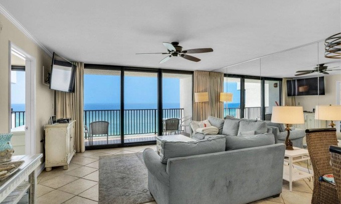Gulfview Heights Condo | 186 m² Condo ∙ 2 bedrooms ∙ 6 guests
